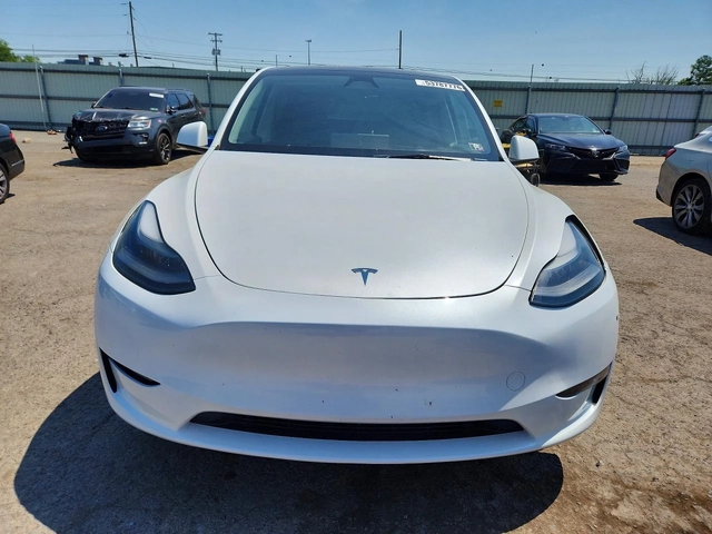 Tesla Model Y Long Range AWD - автомобили, коли, обяви за нови и употребявани 4