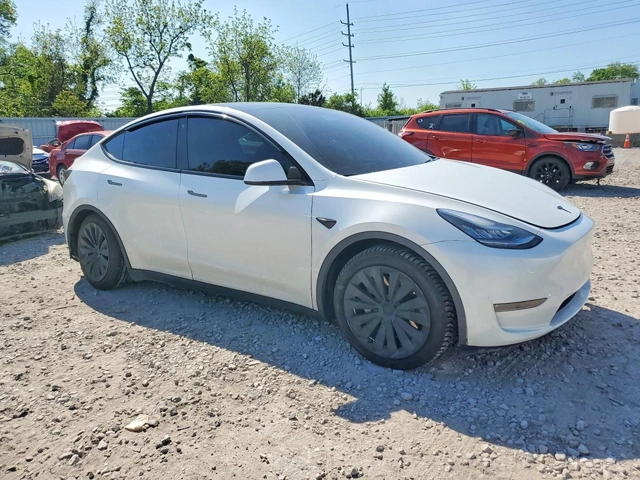 Tesla Model Y DUAL MOTOR LONG RANGE AWD ТЕРМОПОМПА* - автомобили, коли, обяви за нови и употребявани 0