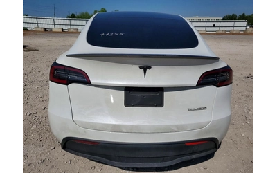 tesla-model-y - 5