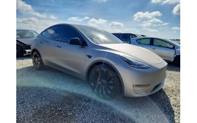 tesla-model-y - 0
