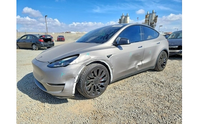 tesla-model-y - 2