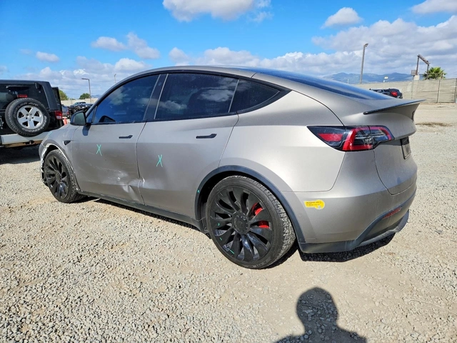 Tesla Model Y PERFORMANCE DUAL MOTOR AWD ТЕРМОПОМПА* - автомобили, коли, обяви за нови и употребявани 3