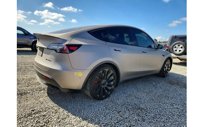 tesla-model-y - 4