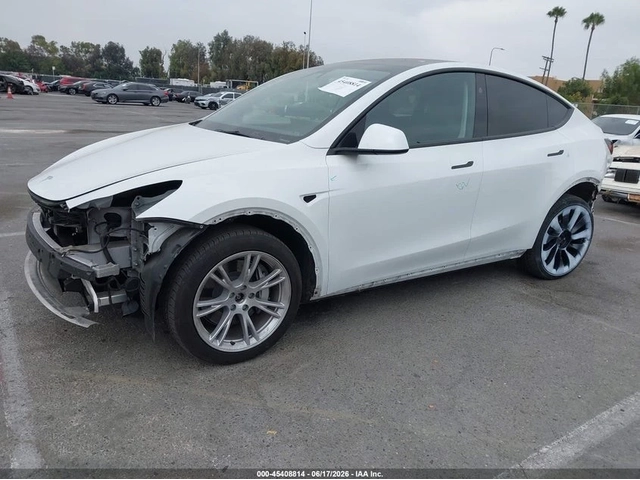 Tesla Model Y * LONG RANGE* DUAL MOTOR ALL-WHE* KEYLESS* Camera* - автомобили, коли, обяви за нови и употребявани 1