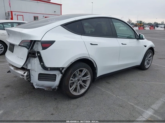 Tesla Model Y * LONG RANGE* DUAL MOTOR ALL-WHE* KEYLESS* Camera* - автомобили, коли, обяви за нови и употребявани 3