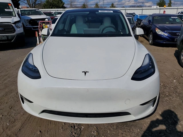 Tesla Model Y Long Range Dual Motor AWD - автомобили, коли, обяви за нови и употребявани 4