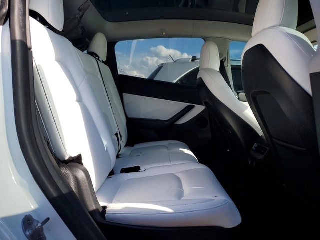 Tesla Model Y Long Range Dual Motor AWD - автомобили, коли, обяви за нови и употребявани 8