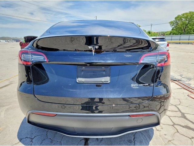 Tesla Model Y 4х4* Dual motor* Long Range* - автомобили, коли, обяви за нови и употребявани 5