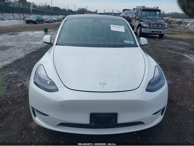 Tesla Model Y ELECTRIC All Wheel Drive - автомобили, коли, обяви за нови и употребявани 11
