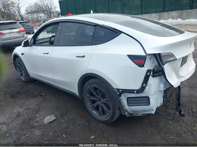 Tesla Model Y ELECTRIC All Wheel Drive - автомобили, коли, обяви за нови и употребявани 2