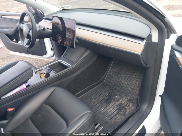 Tesla Model Y ELECTRIC All Wheel Drive - автомобили, коли, обяви за нови и употребявани 4