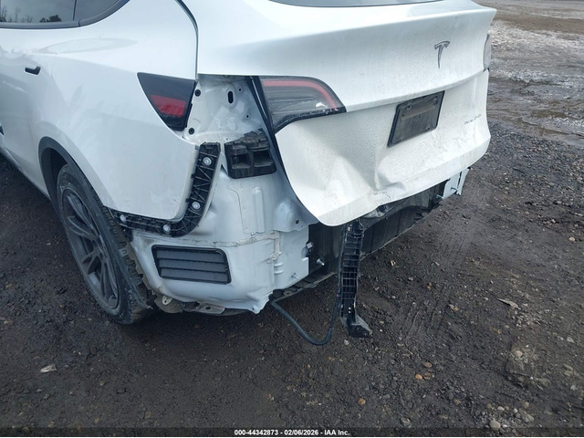 Tesla Model Y ELECTRIC All Wheel Drive - автомобили, коли, обяви за нови и употребявани 5