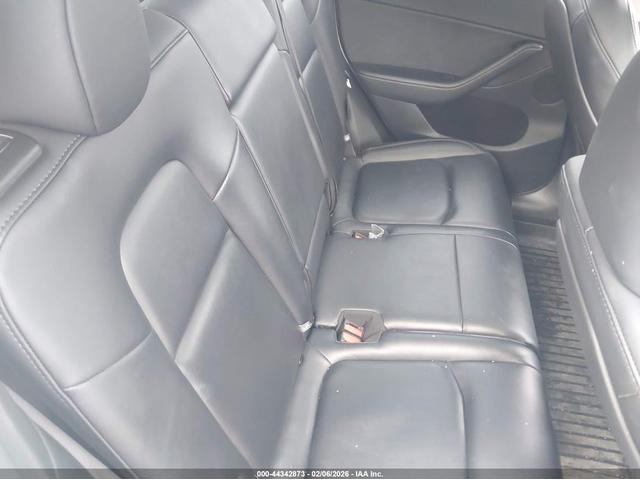 Tesla Model Y ELECTRIC All Wheel Drive - автомобили, коли, обяви за нови и употребявани 7