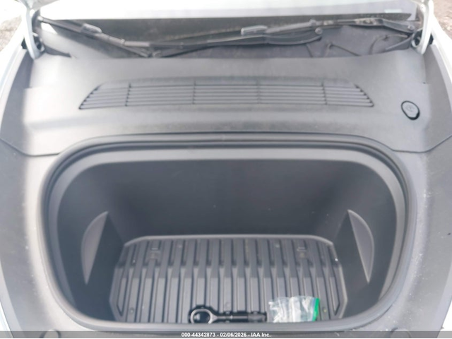 Tesla Model Y ELECTRIC All Wheel Drive - автомобили, коли, обяви за нови и употребявани 9