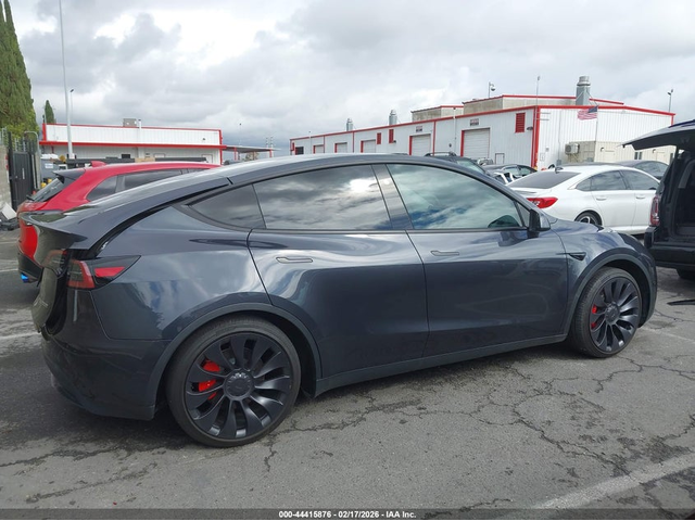 Tesla Model Y ELECTRIC All Wheel Drive - автомобили, коли, обяви за нови и употребявани 12