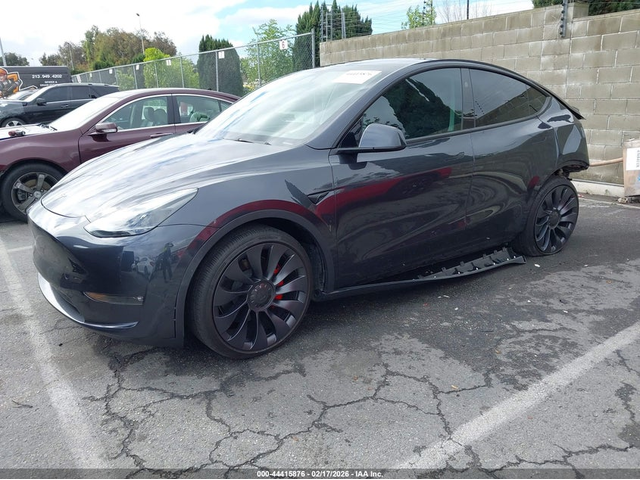 Tesla Model Y ELECTRIC All Wheel Drive - автомобили, коли, обяви за нови и употребявани 1