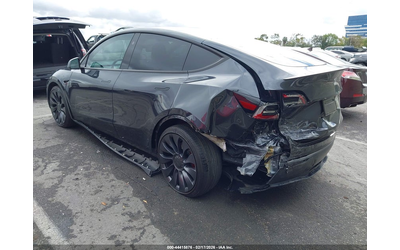 tesla-model-y-electric-all-wheel-drive - 2