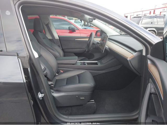 Tesla Model Y ELECTRIC All Wheel Drive - автомобили, коли, обяви за нови и употребявани 4