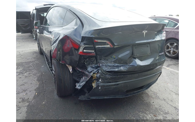 tesla-model-y-electric-all-wheel-drive - 5