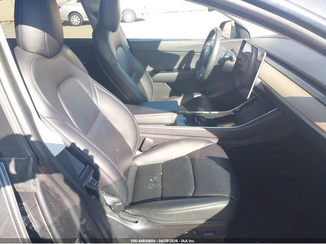 Tesla Model Y ELECTRIC All Wheel Drive - автомобили, коли, обяви за нови и употребявани 4