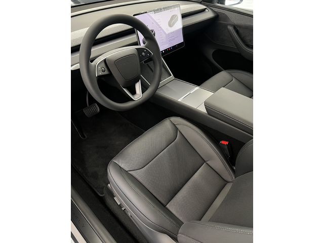 Tesla Model Y Juniper Long Range Dual AWD 01/2026 - автомобили, коли, обяви за нови и употребявани 10