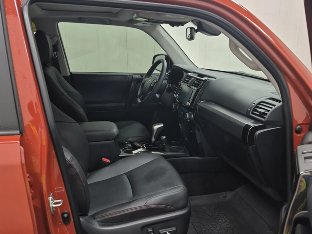 Toyota 4runner 4.0 4WD - автомобили, коли, обяви за нови и употребявани 11