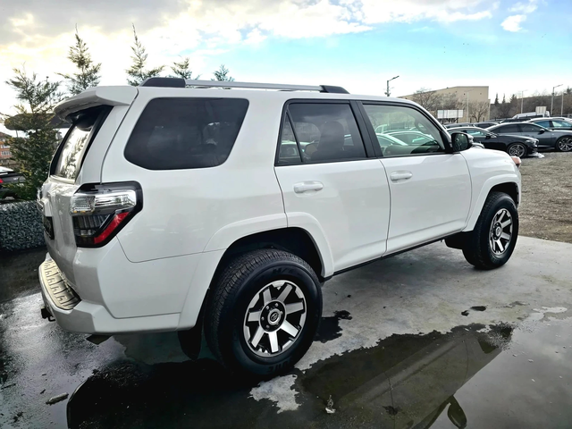 Toyota 4runner 4.0I 4X4 НАПЪЛНО ОБСЛУЖЕН 20000ХИЛ КМ ЛИЗИНГ 100% - автомобили, коли, обяви за нови и употребявани 9