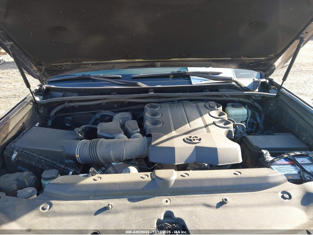 Toyota 4runner 4.0L V-6 DOHC, VVT, 270HP 4X4 Drive - автомобили, коли, обяви за нови и употребявани 9