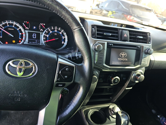 Toyota 4runner 4.0* V6* ПОДГРЕВ* КАМЕРА* КЕЙЛЕС* LANE* ASSIST - автомобили, коли, обяви за нови и употребявани 7