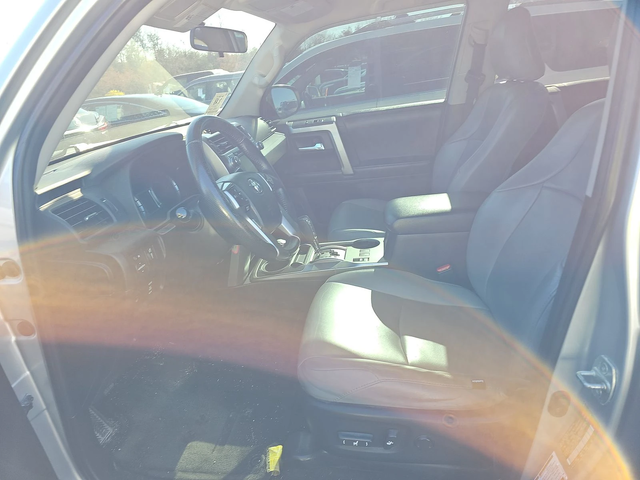 Toyota 4runner 4.0* V6* ПОДГРЕВ* КАМЕРА* КЕЙЛЕС* LANE* ASSIST - автомобили, коли, обяви за нови и употребявани 9