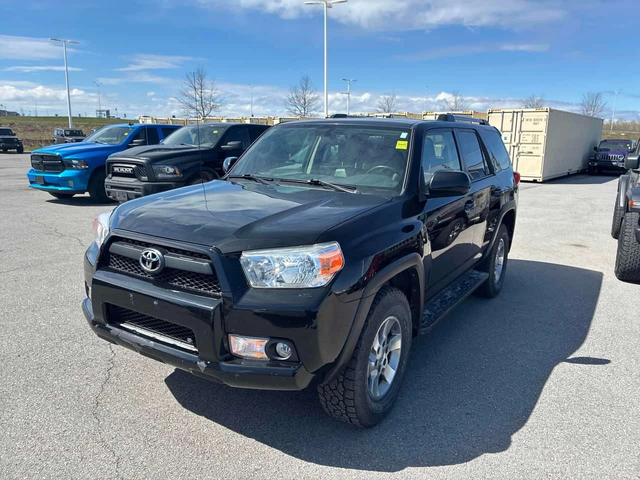 Toyota 4runner | SR5 | PANO | CARFAX - автомобили, коли, обяви за нови и употребявани 0