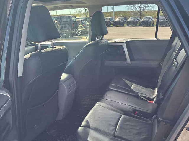 Toyota 4runner | SR5 | PANO | CARFAX - автомобили, коли, обяви за нови и употребявани 9
