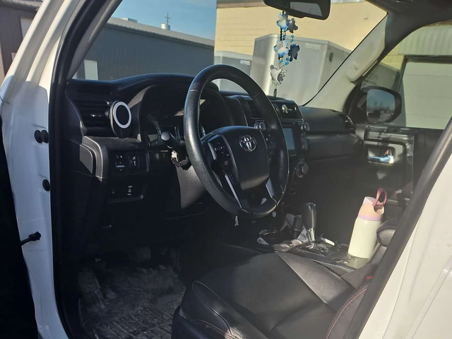 Toyota 4runner * SR5 * ГЛАВНО ПРЕДСТАВИТЕЛСТВО* - автомобили, коли, обяви за нови и употребявани 6