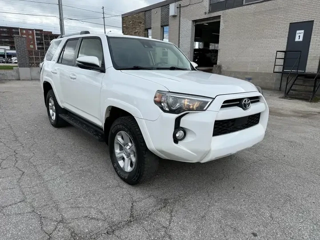 Toyota 4runner 4x4 | SR5| Navigation/Leather/Sunroof/Rear Camera - автомобили, коли, обяви за нови и употребявани 0