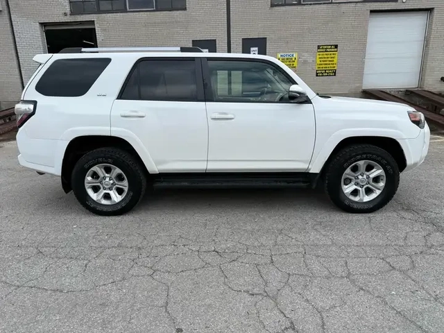 Toyota 4runner 4x4 | SR5| Navigation/Leather/Sunroof/Rear Camera - автомобили, коли, обяви за нови и употребявани 14