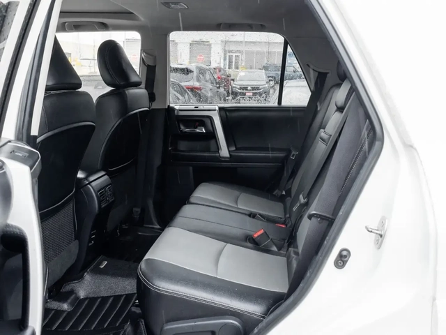 Toyota 4runner 4.0* V6* ПОДГРЕВ* КАМЕРА* КЕЙЛЕС* LANE* ASSIST - автомобили, коли, обяви за нови и употребявани 15