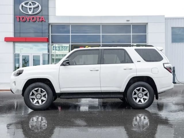 Toyota 4runner 4.0* V6* ПОДГРЕВ* КАМЕРА* КЕЙЛЕС* LANE* ASSIST - автомобили, коли, обяви за нови и употребявани 2