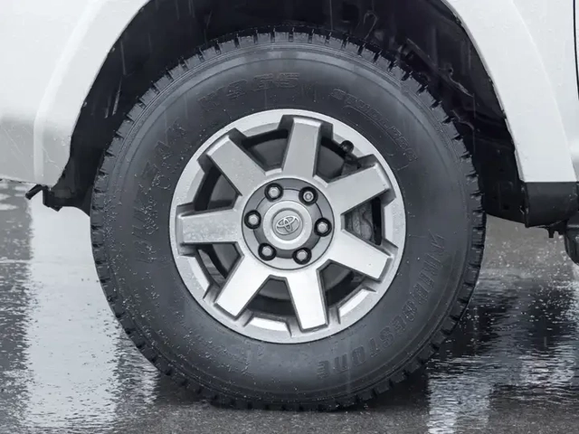 Toyota 4runner 4.0* V6* ПОДГРЕВ* КАМЕРА* КЕЙЛЕС* LANE* ASSIST - автомобили, коли, обяви за нови и употребявани 5