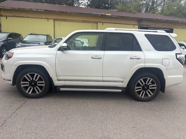 Toyota 4runner 4.0* V6* ПОДГРЕВ* КАМЕРА* КЕЙЛЕС* LANE* ASSIST - автомобили, коли, обяви за нови и употребявани 3