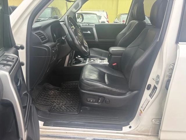 Toyota 4runner 4.0* V6* ПОДГРЕВ* КАМЕРА* КЕЙЛЕС* LANE* ASSIST - автомобили, коли, обяви за нови и употребявани 5