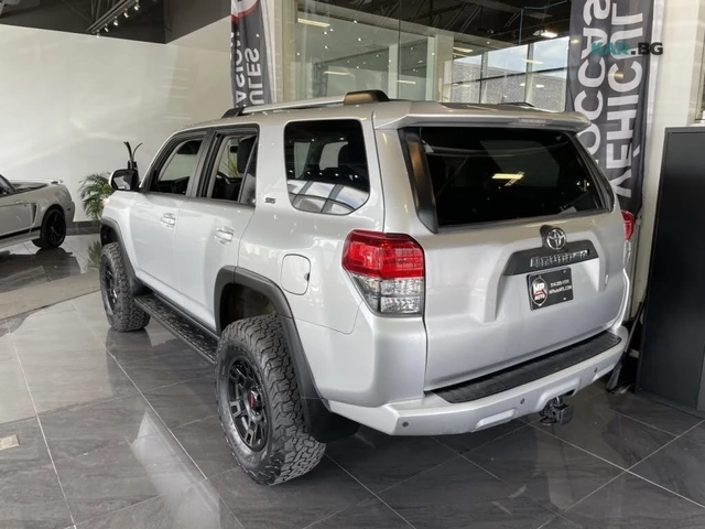 Toyota 4runner SR5* 4WD* CARFAX* - автомобили, коли, обяви за нови и употребявани 3