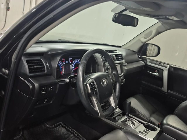 Toyota 4runner SR5 4WD - автомобили, коли, обяви за нови и употребявани 7