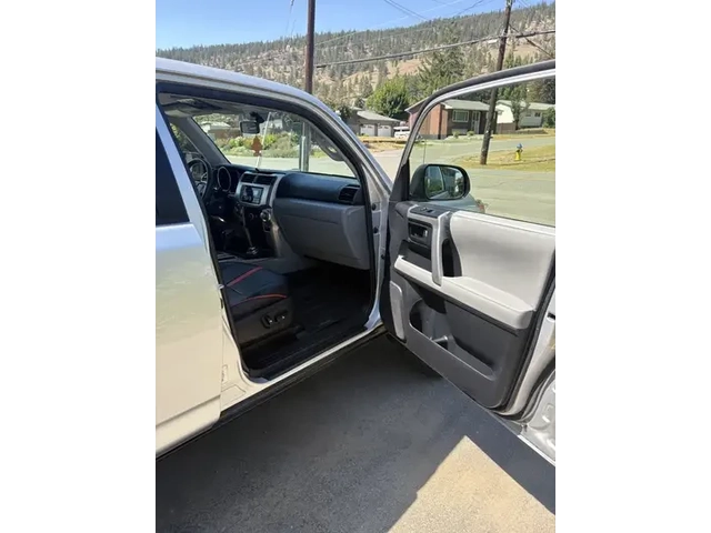 Toyota 4runner 4WD 4dr V6 SR5 - автомобили, коли, обяви за нови и употребявани 6