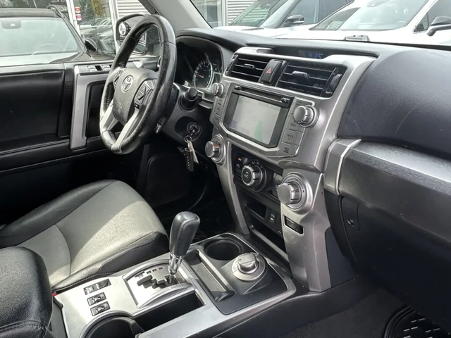 Toyota 4runner SR5* AWD* Кожа* Шибедах* ФИКС ЦЕНА - автомобили, коли, обяви за нови и употребявани 12