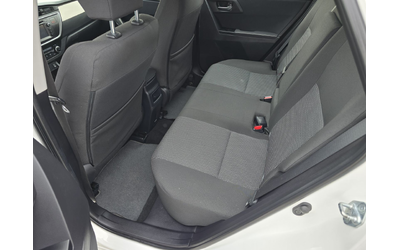 Toyota Auris 1.4 D4D - автомобили, коли, обяви за нови и употребявани 10