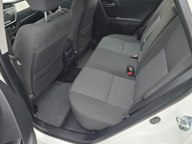 Toyota Auris 1.4 D4D - автомобили, коли, обяви за нови и употребявани 10