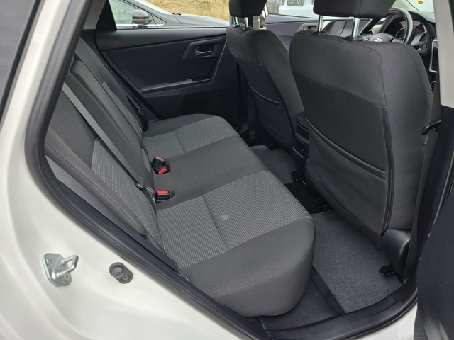 Toyota Auris 1.4 D4D - автомобили, коли, обяви за нови и употребявани 11