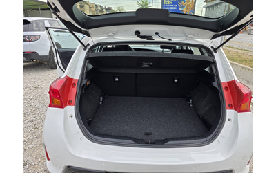 Toyota Auris 1.4 D4D - автомобили, коли, обяви за нови и употребявани 12