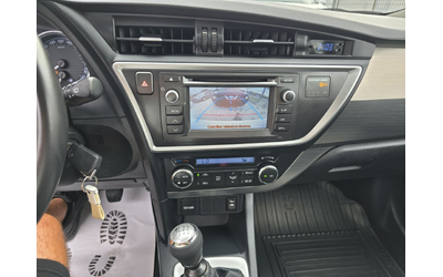 Toyota Auris 1.4 D4D - автомобили, коли, обяви за нови и употребявани 13