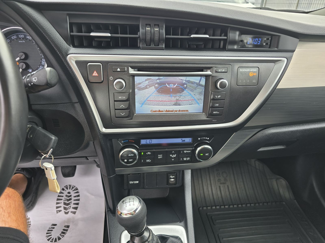 Toyota Auris 1.4 D4D - автомобили, коли, обяви за нови и употребявани 13